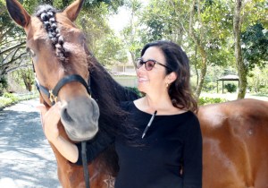 La Dama Melba Figueroa con uno de sus ejemplares