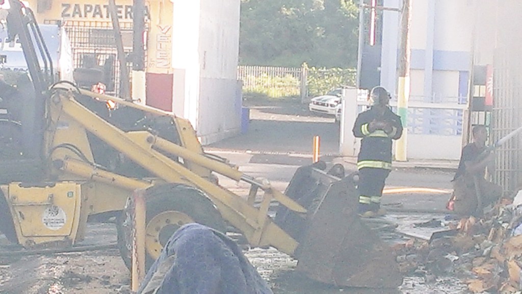 130317 FUEGO EN VEGA BAJA (10)