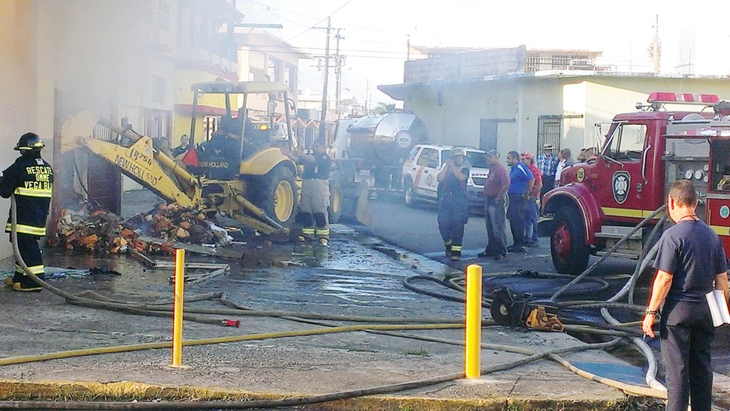 130317 FUEGO EN VEGA BAJA (18)