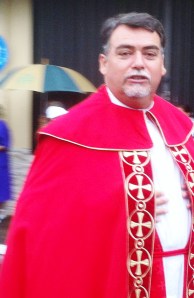 130329 PADRE JORGE PAREDES EN LA PROCESION DE SEMANA SANTA