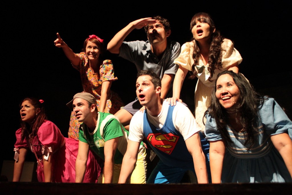 Un excelente grupo de actores presentaron la obra "!Cuidado con los niños! en el Teatro América de Vega Baja