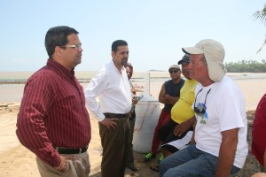 130507 visita de senador a vega baja con el alcalde (4)