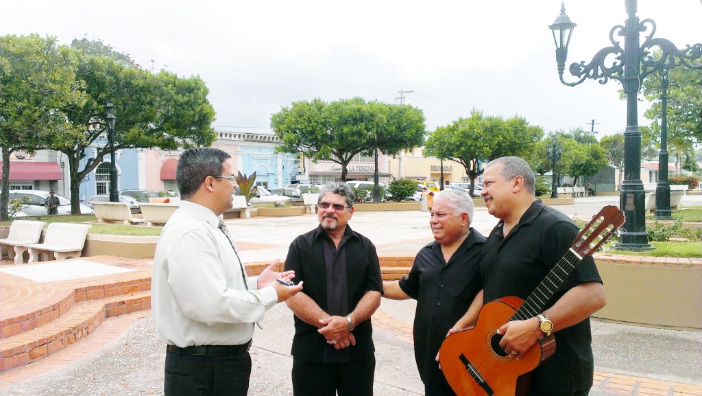 TRIO LOS ROMANTICOS (14)