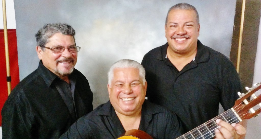 TRIO LOS ROMANTICOS (6)