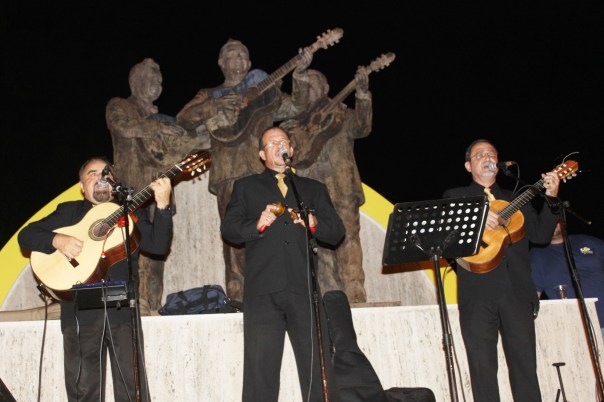 130614 LUIGI HOMENAJE A LOS PADRES (54)