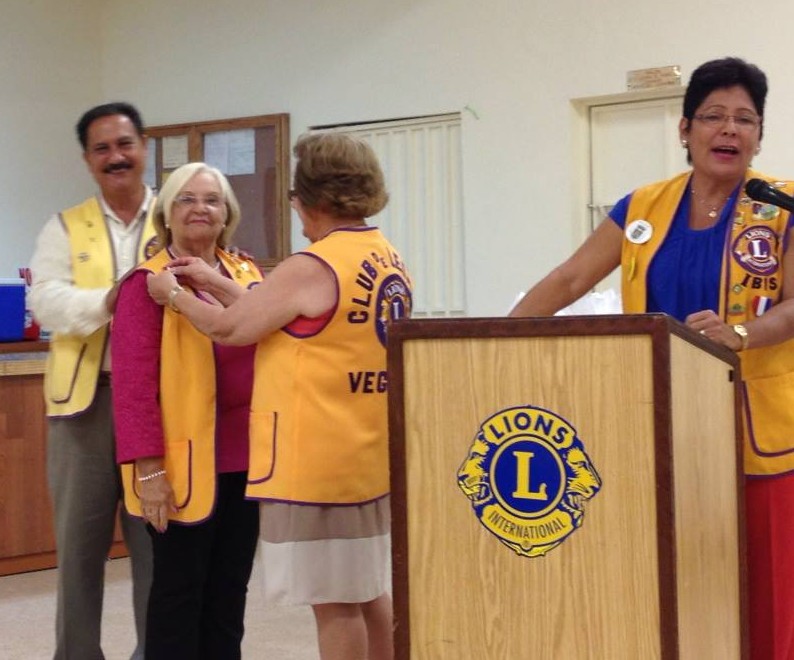 CLUB DE LEONES MEDALLA DE ORO PARA MARIA BRULL TORRES