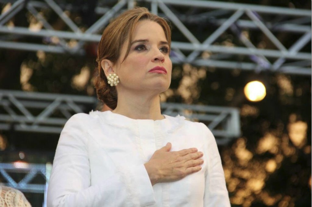 JURAMENTACION DE CARMEN YULIN CRUZ