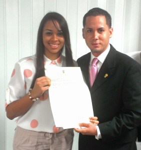 130717 LIZDANIA M MARRERO RECIBE RESOLUCION DE LEG DANIELLE MALDONADO MELENDEZ