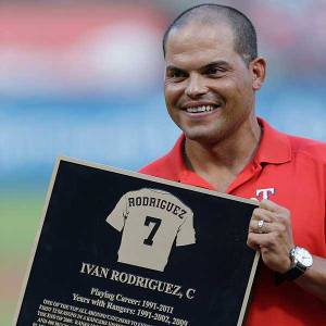 IVAN RODRIGUEZ AL SALON DE LA FAMA DE TEXAS