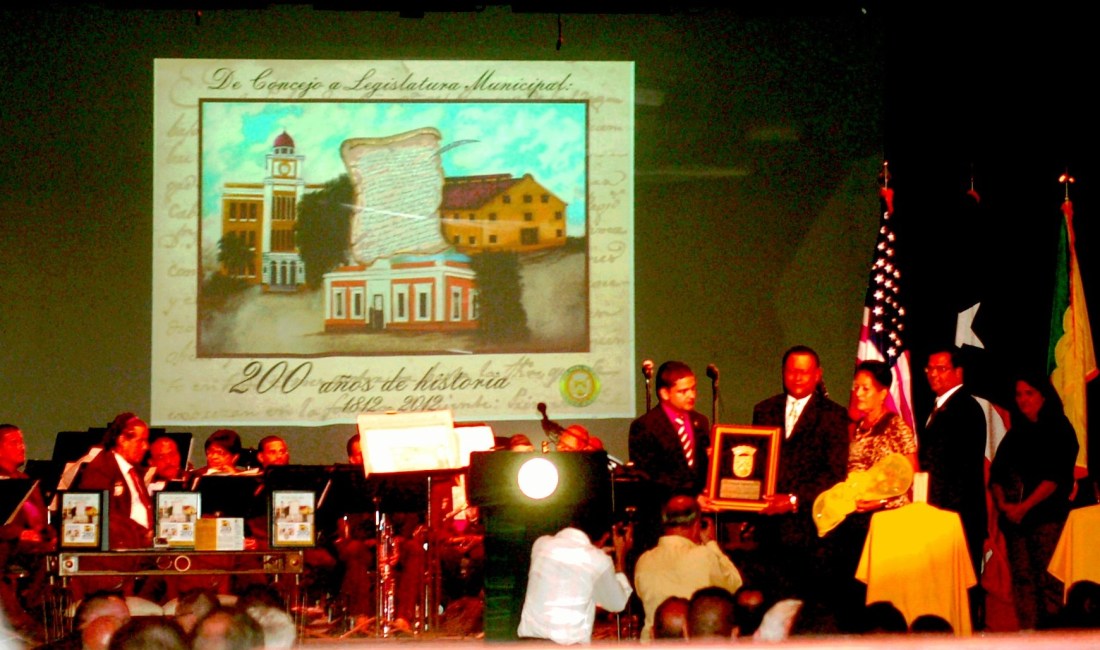 Develación del óleo a Asterio  Santos Portalatín