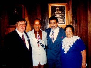 Deportes Julio0 Pabon con el Pres Salon de la fama y otros (2)