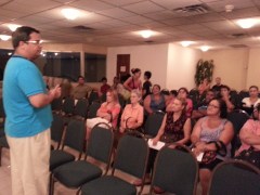 131101 ALCALDE MARCOS CRUZ ENTREGA AYUDAS (1)