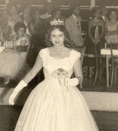 MARIA BRULL TORRES 15 ANOS