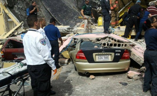 COLAPSA EDIFICIO EN HUMACAO