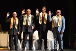 SALON DE LA FAMA DEL DEPORTE 8VA EXALTACION JULIO DAVILA EXALTADOS JURAMENTANDO