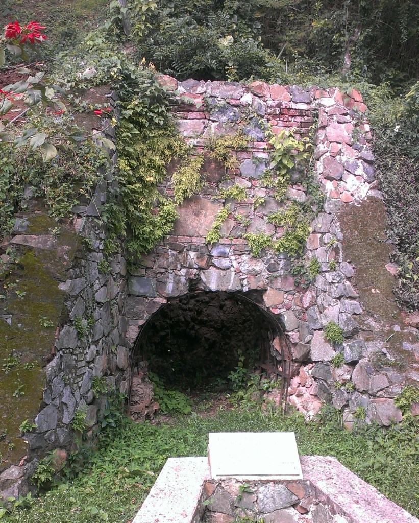 ANTIGUO HORNO DE CAL EN CAYEY 2