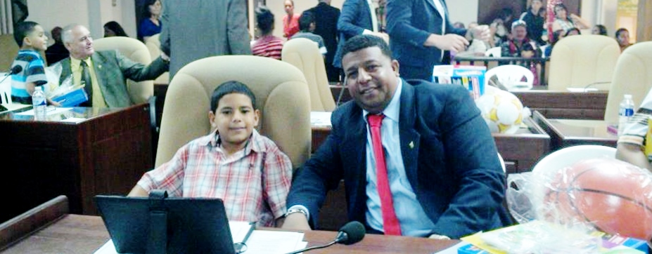 LEGISLATURA MUNICIPAL LEGISLATURA ADOPTA NINOS (2)