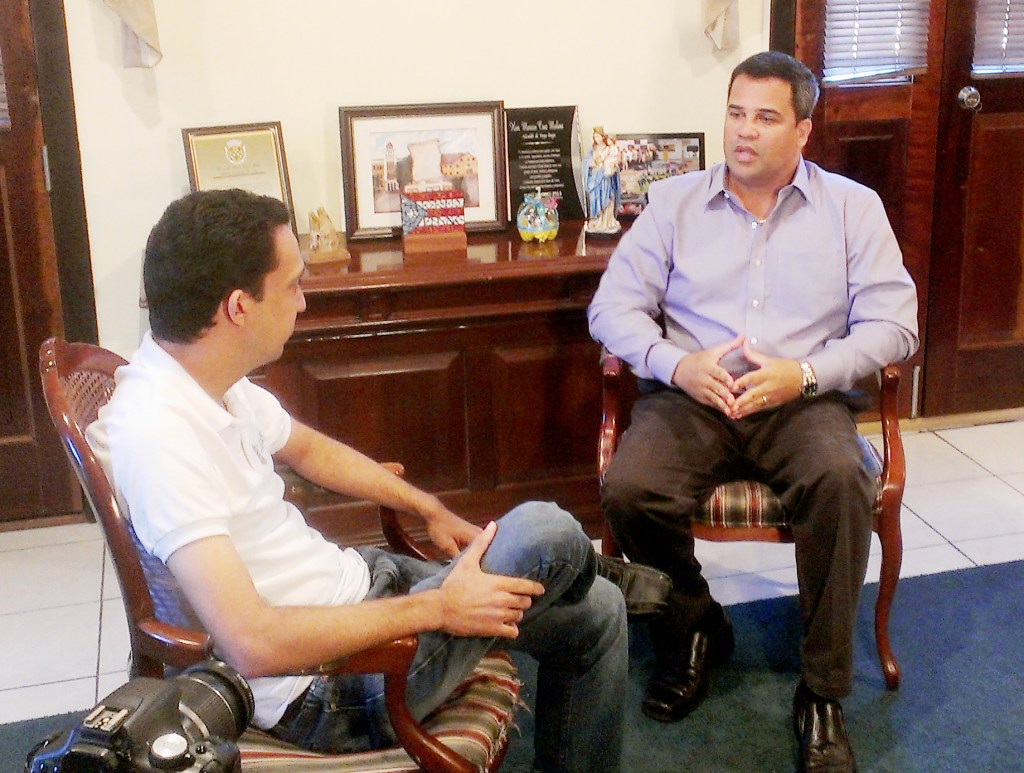 LUIGI ENTREVISTA AL ALCALDE MARCOS CRUZ SOBRE EL PARO DE EDUCACION