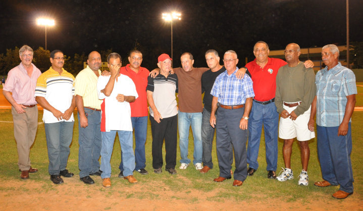 ROBERT RIVERA CON LOS GANADORES DE 1973