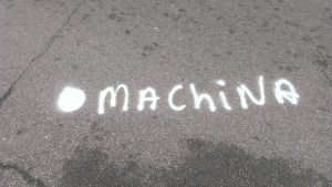 ROTULO MACHINA FRENTE A COMERCIO