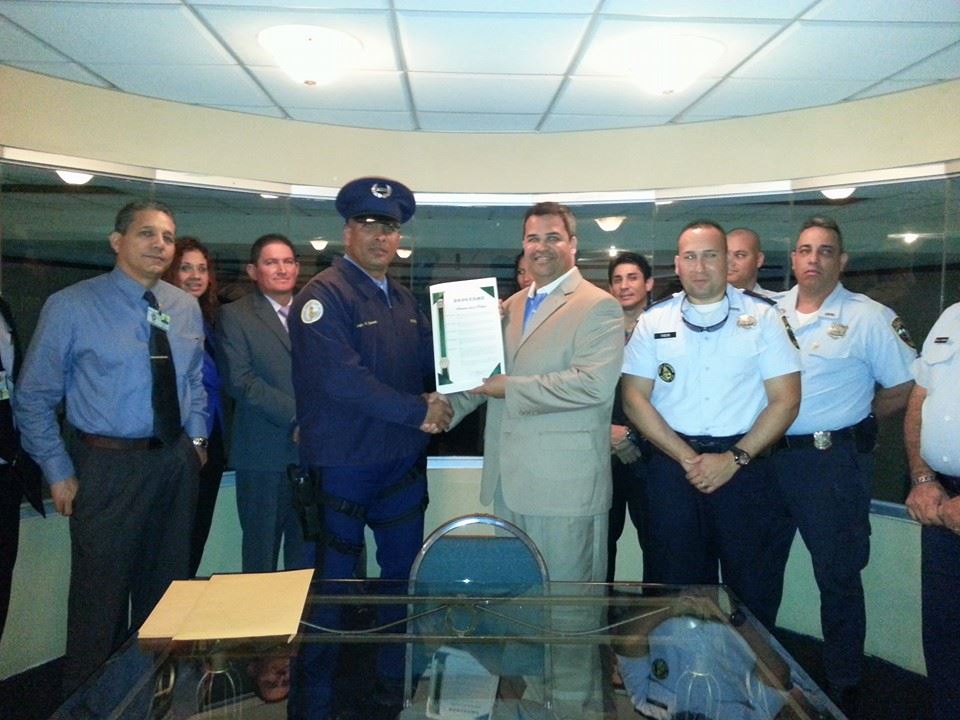 honran policias en su semana