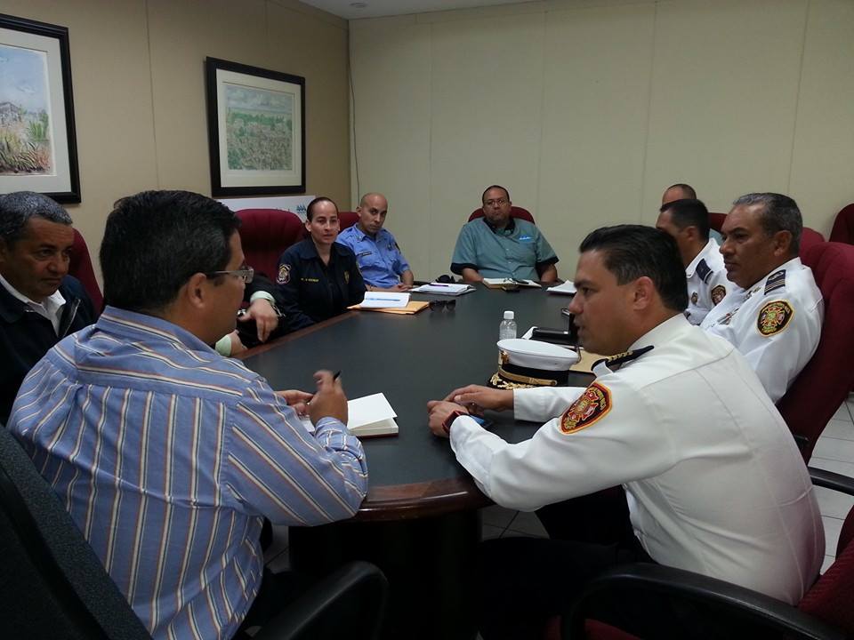 jefe de bomberos se reune con alcalde