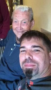 PEDRO VALDES CON SU NIETO