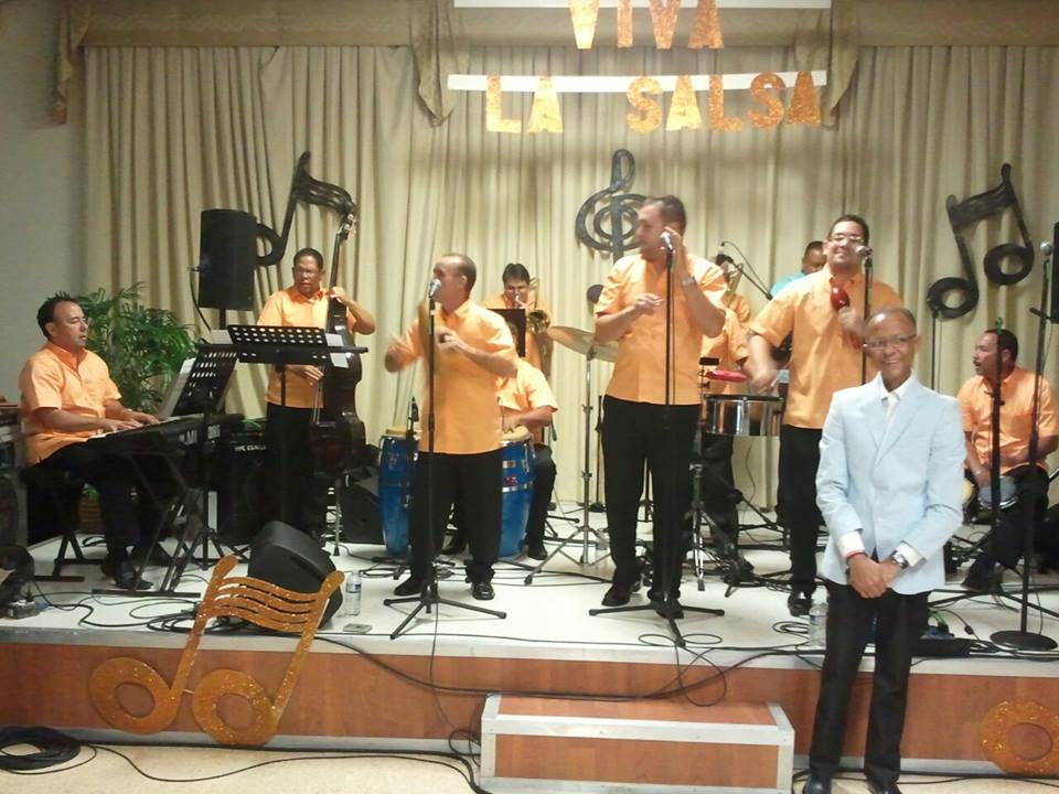 40 ANOS DE EXODO CON PEDRO BRULL.ROBERT RIVERA EN EL ESCENARIO HECTOR FIGUEROA