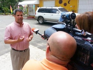 MARCOS CRUZ ENTREVISTADO PARA TELEVISION
