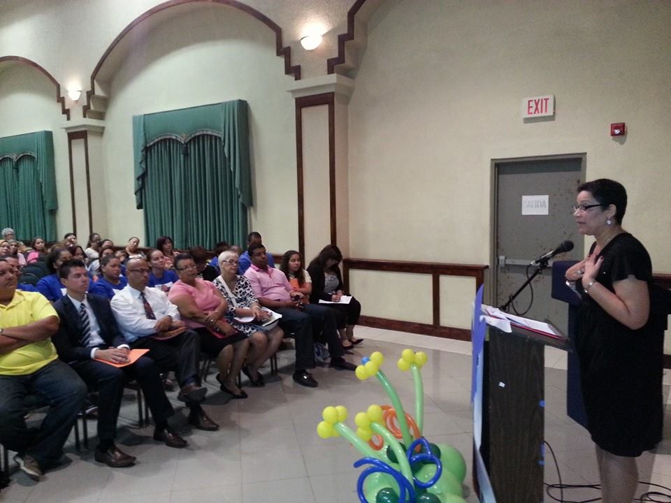 YOLANDA RODRIGUEZ DE SER EN CONFERENCIA SOBRE AUTISMO EN EL TEATRO AMERICA