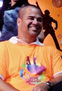 ALCALDE MARCOS CRUZ FELIZ CON SU NUEVO LOOK