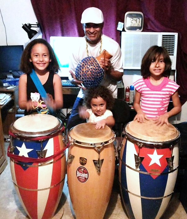 MU;ATO RIVERA Y SUS NIETAS COCOLAS