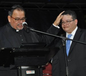 ROBERT RIVERA JURAMENTACION PRESIDENTE DE MEDICOS Y CIRUJANOS 2