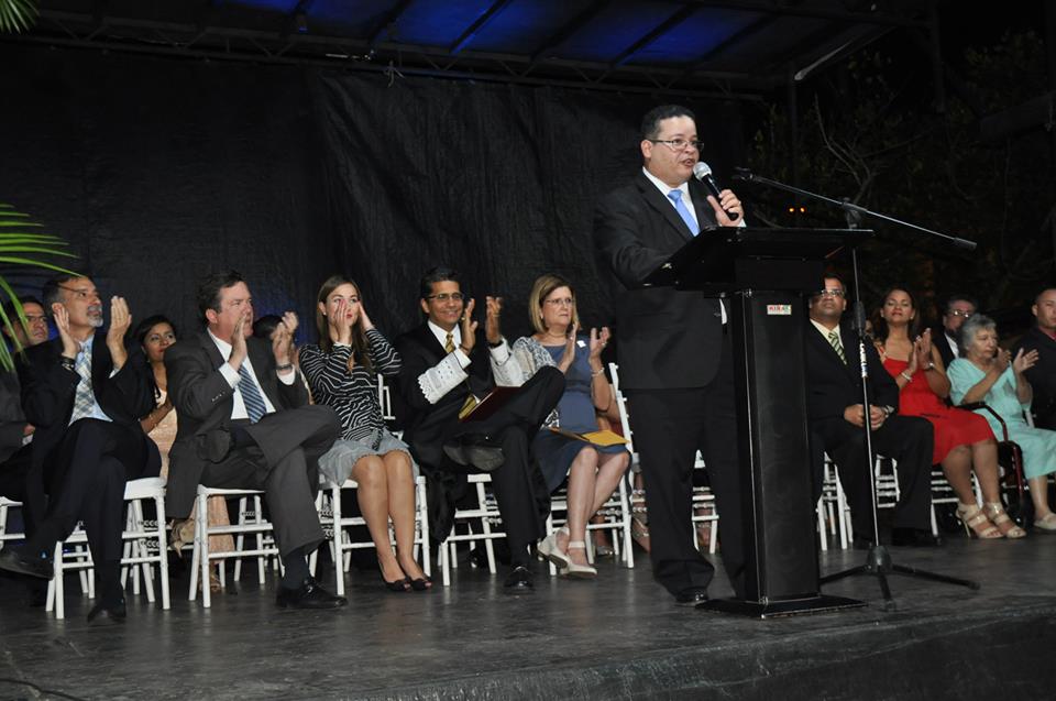 ROBERT RIVERA JURAMENTACION PRESIDENTE DE MEDICOS Y CIRUJANOS. 8