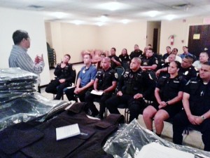 ALCALDE CON LOS POLICIAS