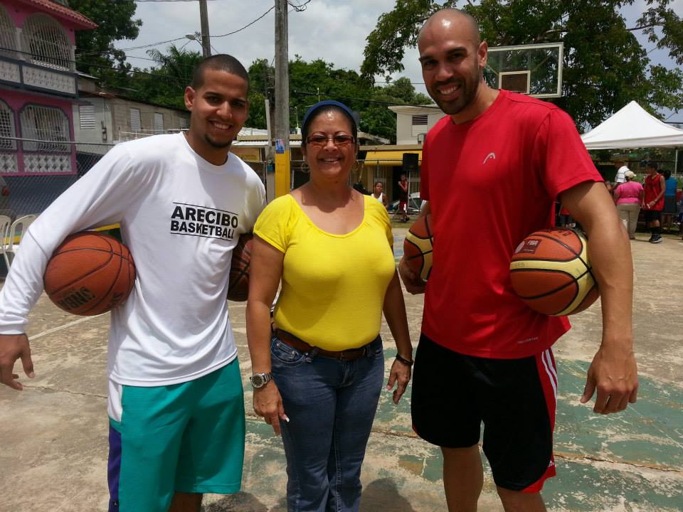 MILY NAVEDO CAPITANES DE ARECIBO EN ALTO DE CUBA 2