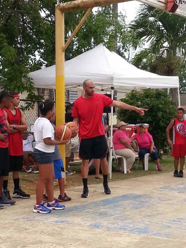 MILY NAVEDO CAPITANES DE ARECIBO EN ALTO DE CUBA 3