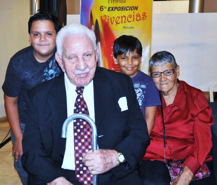 ROBERT RIVERA TILIN Y SU ESPOSA Y FAMILIA