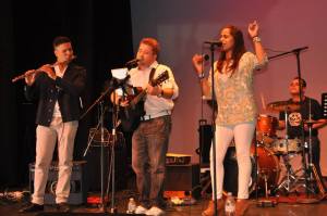 GIOVANNI Y ARIEL Y OTROS