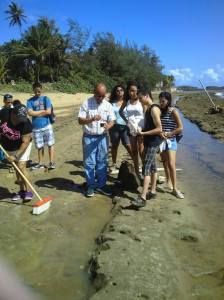 JUAN CARLOS ROSARIO EN EL TALLER DE ARQUEOLOGIA EN VEGA BAJA 2