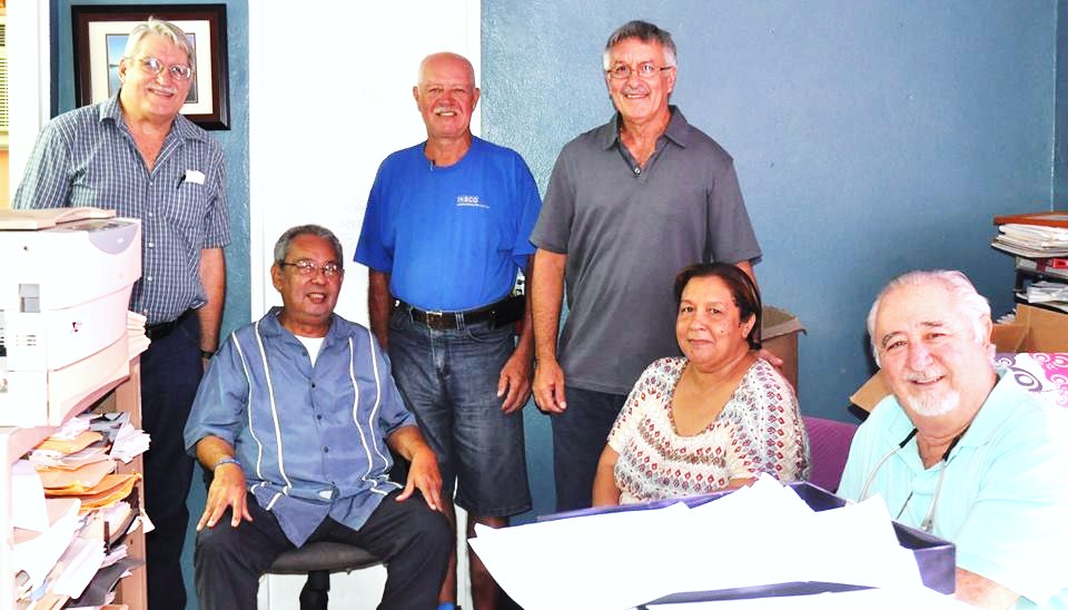 MIEMBROS DEL SALON DE LA FAMA DEL DEPORTE CON ELPIDIO OTERO