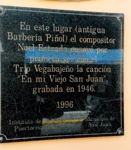 TARJA DEL TRIO VEGABAJENO EN EL VIEJO SAN JUAN VISTA EN DETALLE