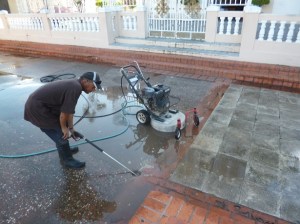 Iglesia Catolica entrada limpieza 2 X