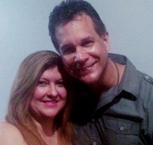 LUIS A RODRIGUEZ DONATE CON MAGGY