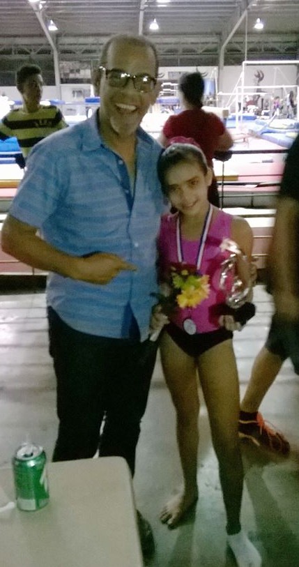 Edan Sevier Melendez Pumarejo con su nieta