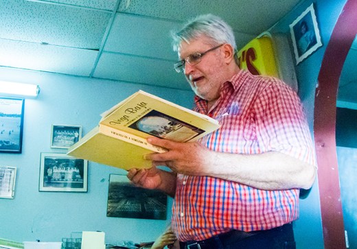 EF JIMMY ROSARIO CON LIBRO VE