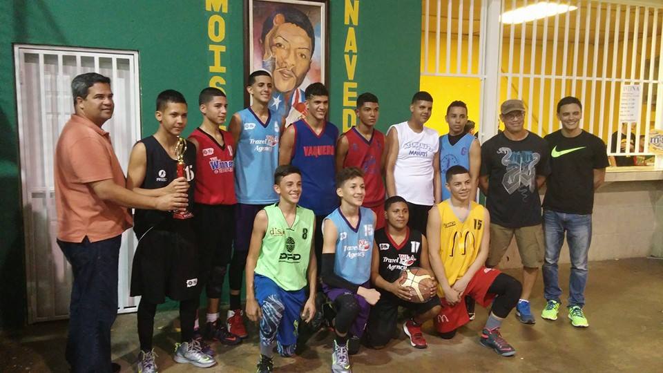 VEGA BAJA EQUIPO DE BALONCESTO JUVENIL
