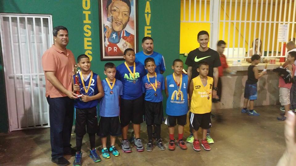 VEGA BAJA EQUIPO DE NINOS