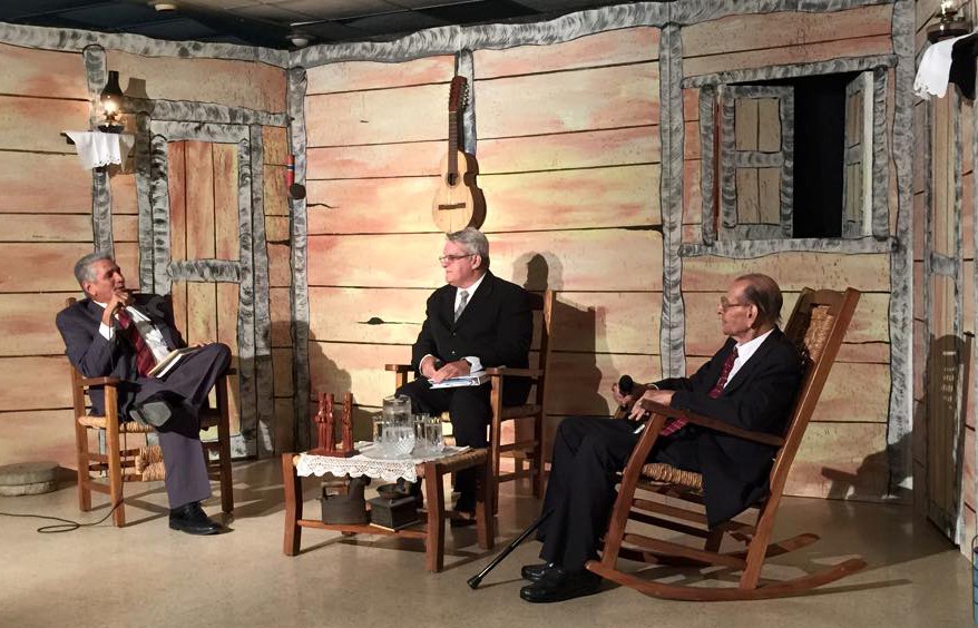 EN LA SALA DE DON MIGUEL RAMOS