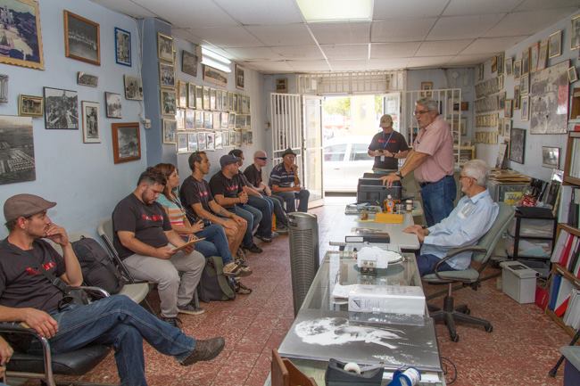 EDGAR PABON VISITA DE ESTUDIANTES DE HISTORIA DE ARECIBO5